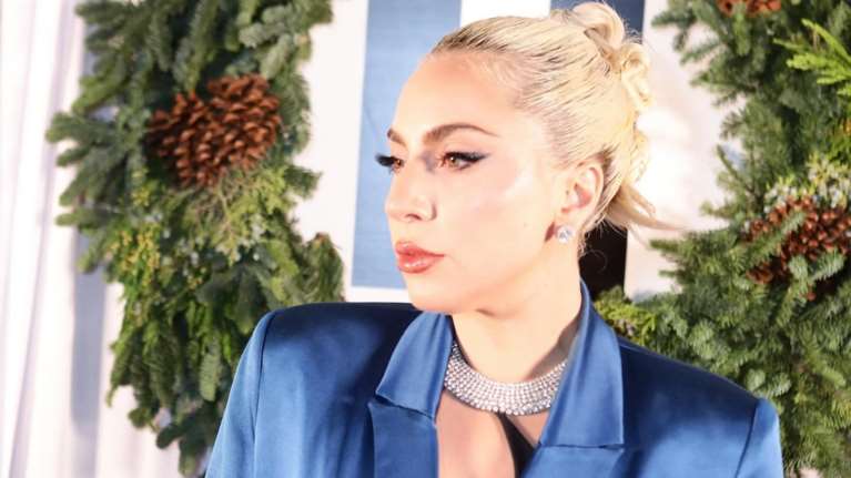 Έγκυος η Lady Gaga; - Τα πλάνα της Sun με τη φουσκωμένη κοιλίτσα που άναψαν φωτιές