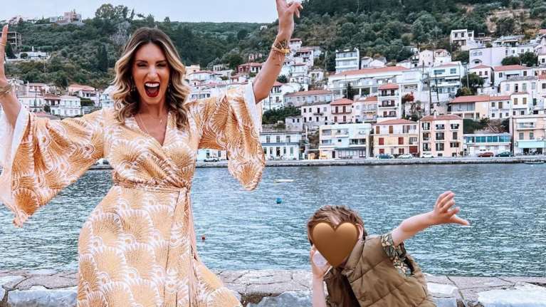 Αθηνά Οικονομάκου: Περήφανη μαμά -  Ο μεγάλος της γιος Μάξιμος ετοιμάζεται για την Α&#39; Δημοτικού [εικόνα]