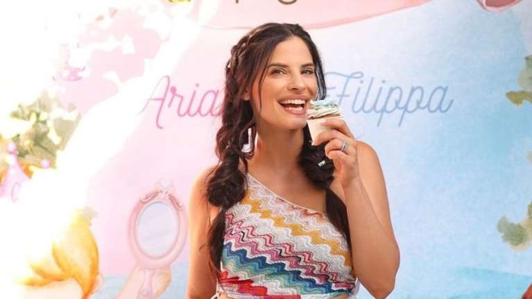 Χριστίνα Μπόμπα: Έκλεισε τα 36 στη Νάξο παρέα με την αδελφή της και τον γιατρό αδελφό του Τανιμανίδη