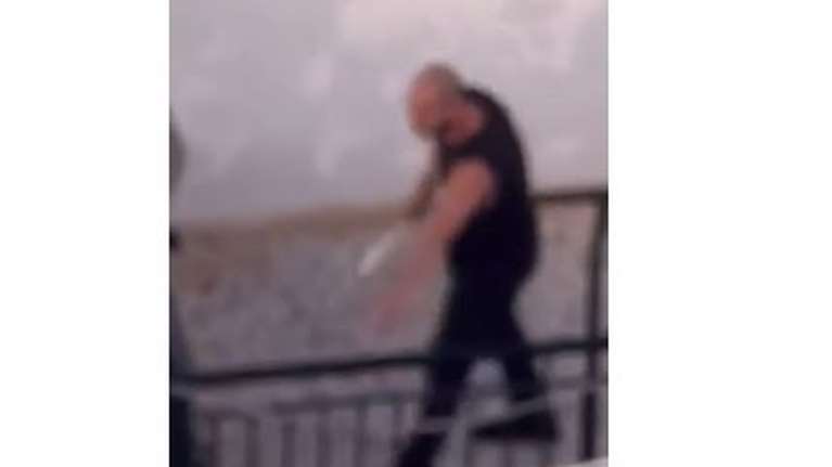 Πρόστιμο 5.000 ευρώ στον 38χρονο από το Πέραμα που έδερνε και κακοποιούσε σκύλο