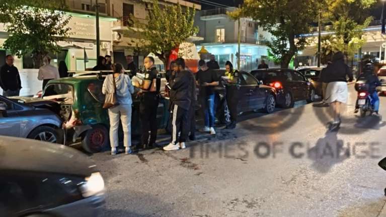 Τροχαίο στον Κολωνό: Καραμπόλα 5 οχημάτων στη Λένορμαν - Νεκρός ένας 61χρονος [εικόνες]