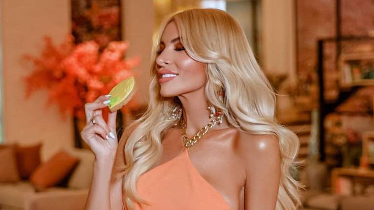 Καινούργιου: Το κουκλίστικο, cozy μπαλκόνι στο νέο της σπίτι - Γεμάτο φυτά, με τέλειες πολυθρόνες [εικόνες]