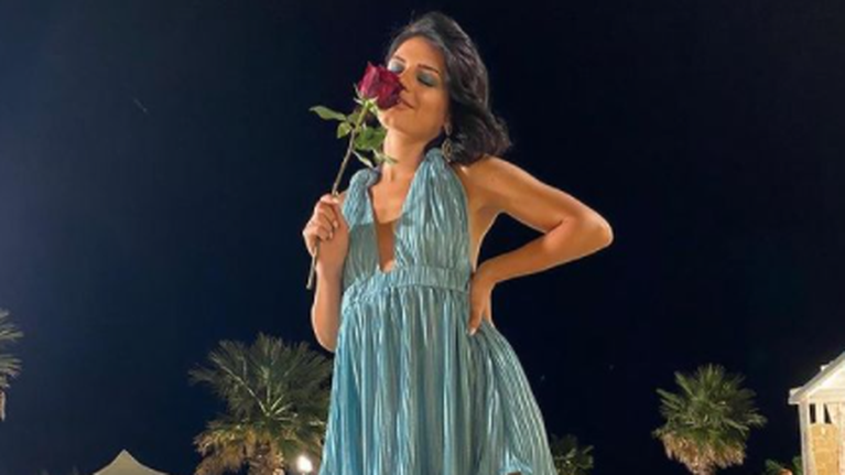 Η Αντζελίνα μπορεί να έχασε το Bachelor αλλά δεν... πτοήθηκε - Full in love, ποζάρει αγκαλιά με το αγόρι της