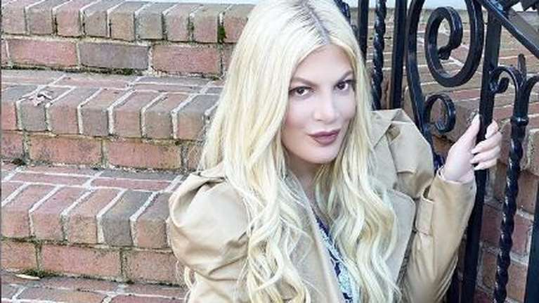 Τόρι Σπέλινγκ: Αποκάλυψε ότι είναι έγκυος στο έκτο της παιδί, στα 48 της χρόνια