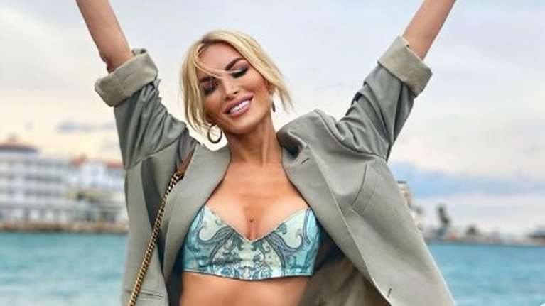 Ανανεωμένη η Κατερίνα Καινούργιου: Απόδραση στις Σπέτσες για το Πάσχα - &#39;&#39;Όλα είναι θεϊκά&#39;&#39; [εικόνες]