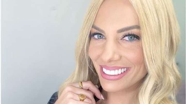 Ιωάννα Μαλέσκου: &quot;Κάποτε στεναχωριόμουν, έχω συνηθίσει να ακούω πολλά, ότι μιμούμαι μία άλλη, ότι δεν έχω ταυτότητα&quot;