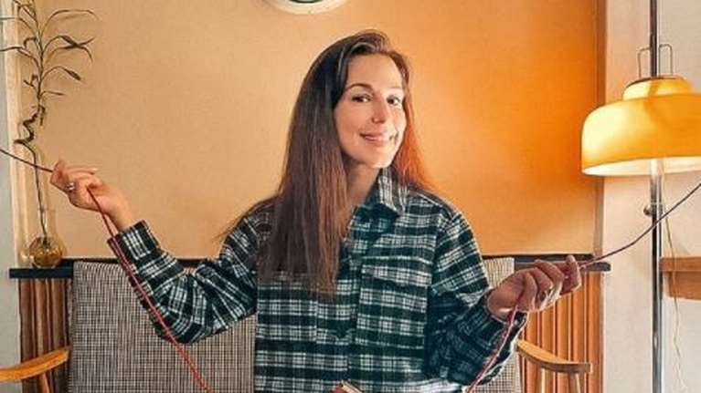 Κατερίνα Παπουτσάκη: Μέσα στο ρετρό, φωτεινό διαμέρισμά της - Με υπέροχα φυτά εσωτερικού χώρου [εικόνες]