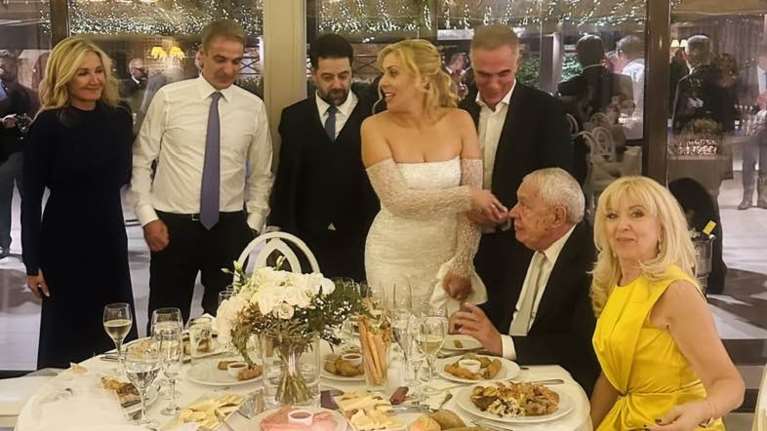 Παντρεύτηκε η κόρη του Γιακουμάτου με κουμπάρο τον Κυριάκο Μητσοτάκη [εικόνες]