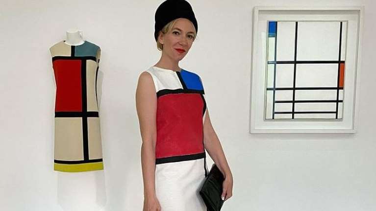 Ένα αριστούργημα της τέχνης στο φόρεμά σου: Πώς ένας πίνακας γίνεται έμπνευση για μοναδικά ρούχα