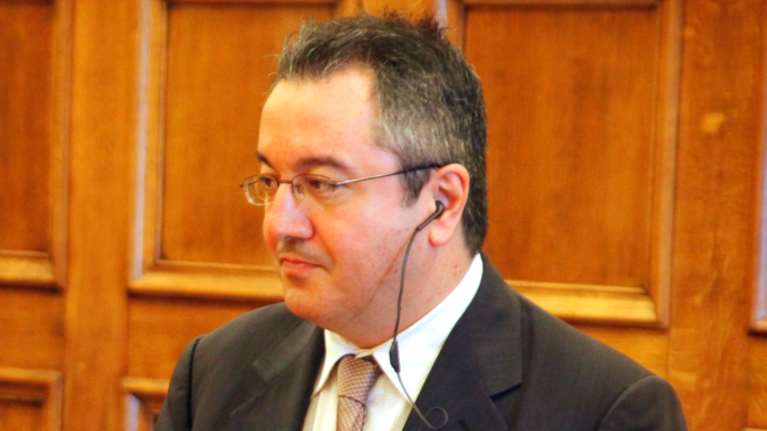 Μόσιαλος: Παρά τις θετικές ανακοινώσεις, υπήρξαν ενστάσεις για τα εμβόλια