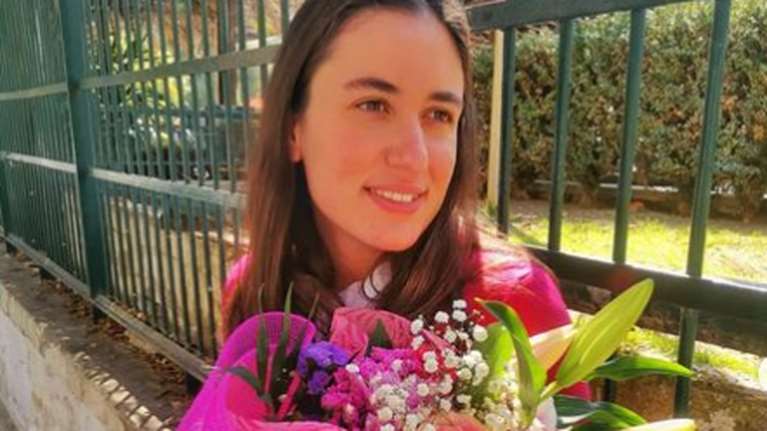 Η κόρη πασίγνωστων ηθοποιών (ίδια η μαμά της) πήρε πτυχίο - Περήφανοι οι γονείς της [εικόνες]