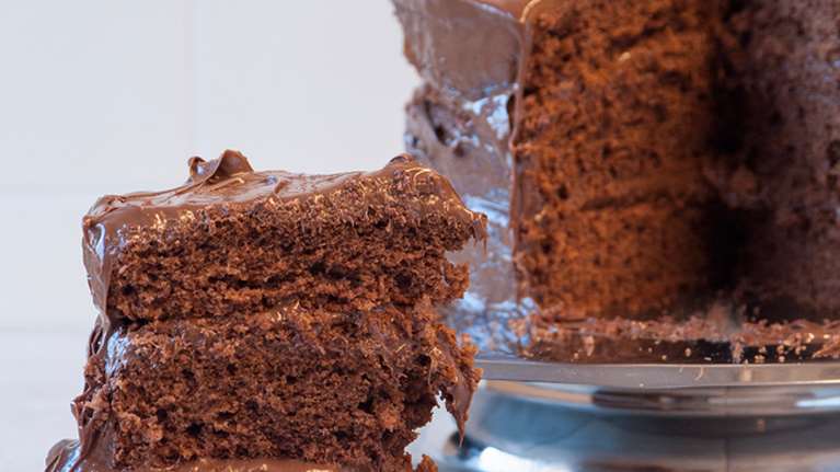 Συνταγή για ένα κέικ κόλαση - Γεμιστό με πραλίνα