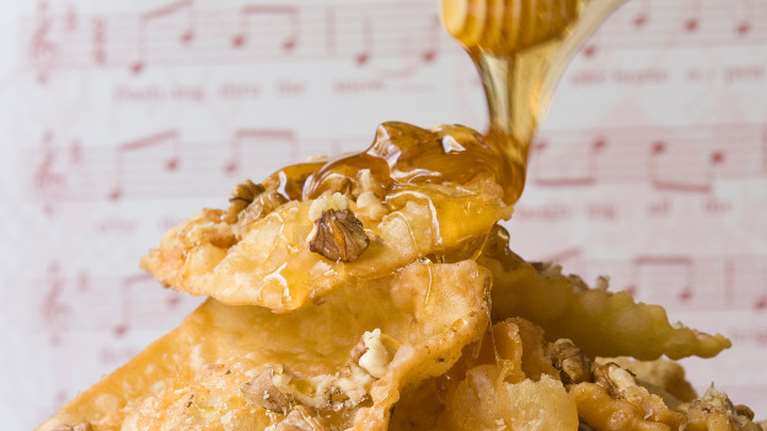 Στέλιος Παρλιάρος: Συνταγή για υπέροχες, τραγανές και μελωμένες δίπλες