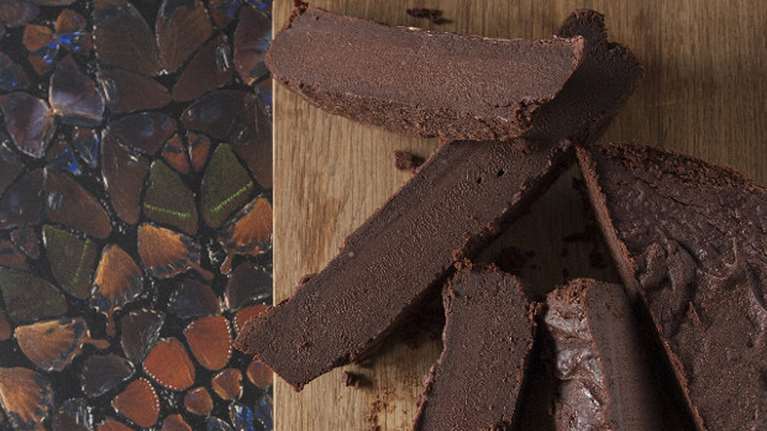 Στέλιος Παρλιάρος: Σούπερ σοκολατόπιτα με μόνο τέσσερα υλικά
