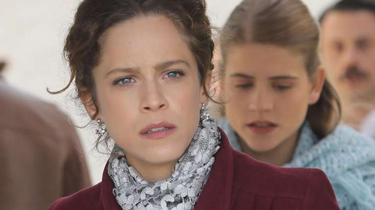 Άγριες μέλισσες: Παράνομοι έρωτες και αμαρτωλά μυστικά έρχονται στο φως στο Διαφάνι