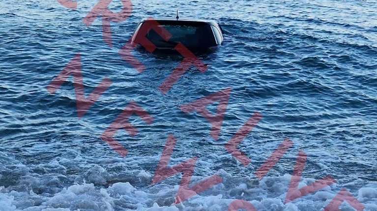 Κρήτη: Τσακώθηκαν, πήρε το αυτοκίνητο της συντρόφου του και το "πέταξε" στη θάλασσα [εικόνες]