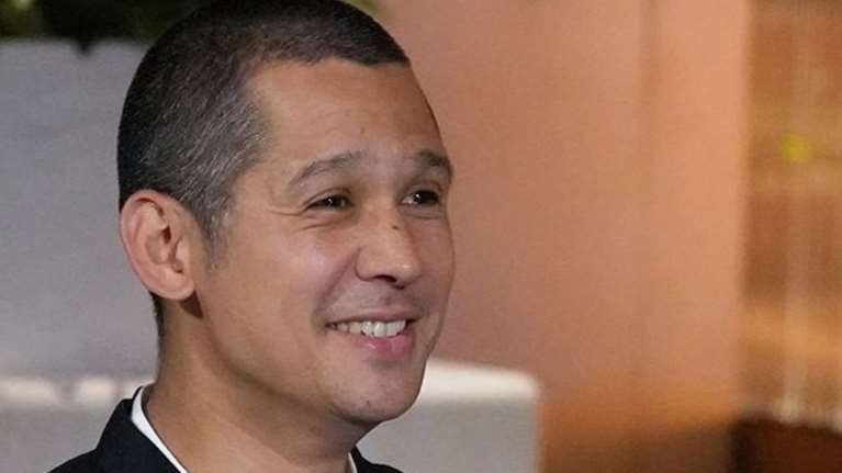 Κοντιζάς: Η ερωτική αφιέρωση του σεφ στη σύζυγό του για τα γενέθλιά της- Οι τρυφεροί στίχοι των U2