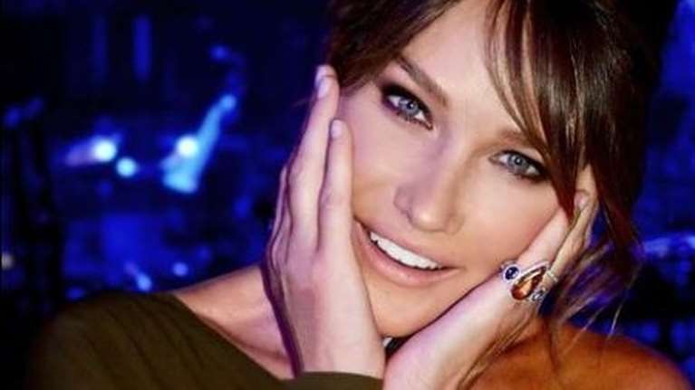 Κάρλα Μπρούνι: Αποκαλύπτει ότι πριν τέσσερα χρόνια νόσησε από καρκίνο του μαστού - Η επέμβαση και η θεραπεία