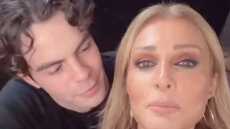 Η σπάνια βραδινή εμφάνιση της Νατάσας Θεοδωρίδου με τον Άγγελο Λάτσιο - Τα τρυφερά λόγια για τη νονά του