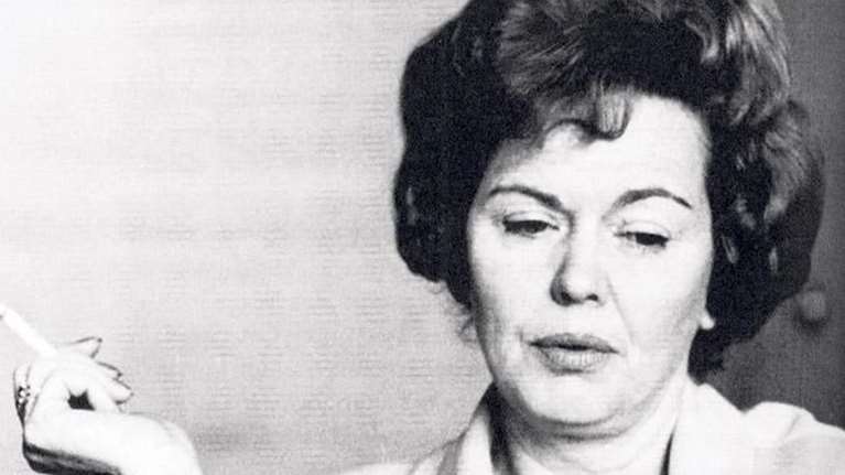 Μαργαρίτα Παπανδρέου: Εσβησε τα 99 της κεράκια με τα παιδιά της και την κούκλα εγγονή της [εικόνα]