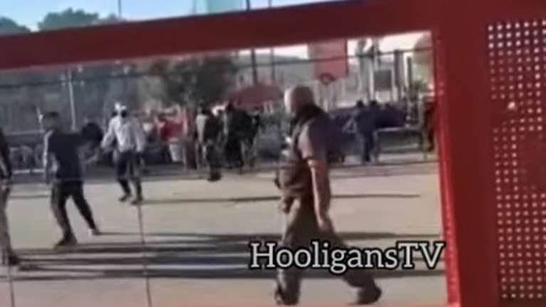 Εμφύλιος μεταξύ οπαδών του Ολυμπιακού έξω από το Καραϊσκάκη: Τρεις συλλήψεις [βίντεο]