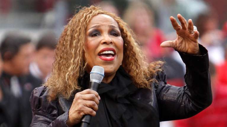 Πέθανε η τραγουδίστρια Ρομπέρτα Φλακ - Ερμήνευσε το θρυλικό &quot;Killing Me Softly&quot;