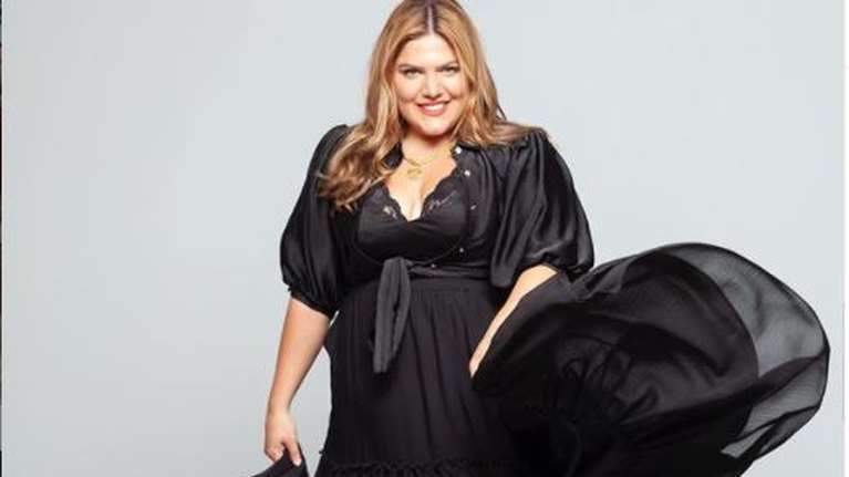 Η Δανάη Μπάρκα &quot;ραγίζει&quot; καρδιές για το θάνατο του παππού της: &quot;Μαύρη μέρα, κλαίω, υποφέρω&quot;