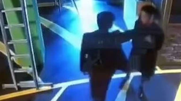 Φρίκη στο Καζακστάν: Πρώην υπουργός ξυλοκόπησε μέχρι θανάτου τη σύζυγό του  - Τι είχε ισχυριστεί [Βίντεο-σοκ]