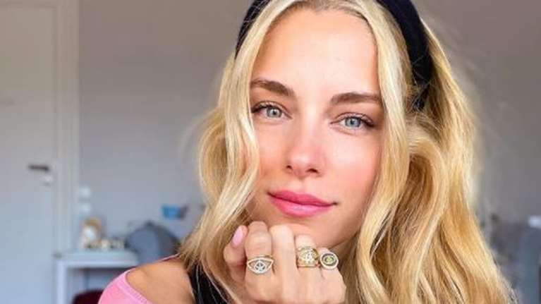 Δούκισσα Νομικού: Η τρυφερή φωτογραφία με τα παιδιά της, Σάββα και Αναστασία και το σαλόνι-παιδότοπος