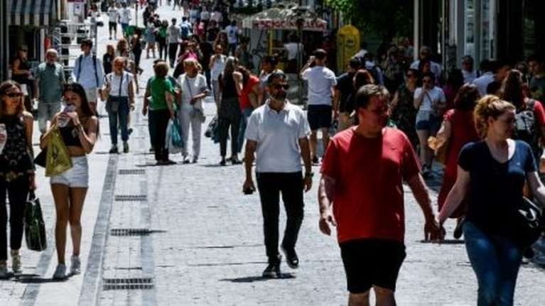 Κορονοϊός: 52 θάνατοι και 61 διασωληνωμένοι την τελευταία εβδομάδα – Μείωση στα κρούσματα της γρίπης