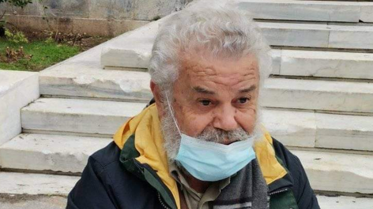 Χτύπησαν και τον αντιστασιακό Νίκο Μανιό του ΣΥΡΙΖΑ έξω από το Πολυτεχνείο [εικόνες]