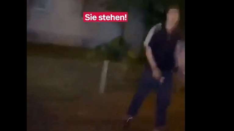 Γερμανία: Νέα επίθεση με μαχαίρι εναντίον ακροδεξιού πολιτικού- Τράβηξε ο ίδιος το βίντεο της επίθεσης [προσοχή σκληρές εικόνες]