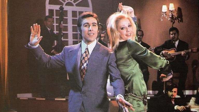 Τόλης Βοσκόπουλος: 10 αξέχαστες επιτυχίες του - Τα θρυλικά κομμάτια που όλοι έχουμε σιγοτραγουδήσει [βίντεο]