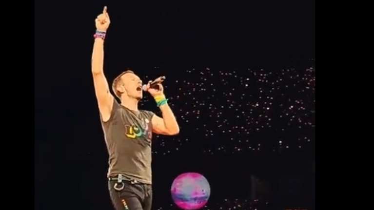 ColdPlay: Ο τραγουδιστής Κρις Μάρτιν μίλησε ελληνικά και ξεσήκωσε τους 60.000 θεατές – &quot;Είμαστε ευγνώμονες…&quot; [βίντεο]
