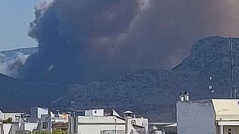 Φωτιά στη Χασιά: Λήξη συναγερμού για τις μοναχές στη Μονή Κλειστών- Εφθασαν στο μοναστήρι οι πυροσβέστες