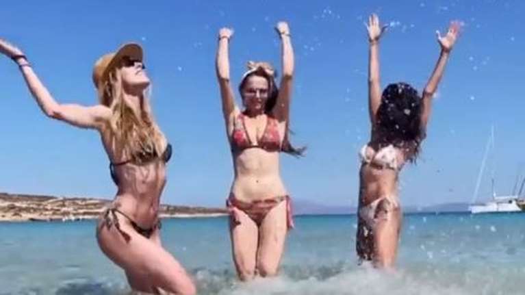 Καλοκαιρινές διακοπές: Μαρία Σολωμού και Ντορέττα Παπαδημητρίου "ποζάρουν" με μαγιό στα Κουφονήσια [Βίντεο]