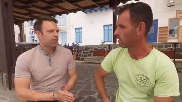 Ο Κασσελάκης συναντήθηκε στη Νίσυρο με τον Σαϊμίρ - Τον πατέρα του 10χρονου που κατήγγειλε παρενόχληση και κινδυνεύει με απέλαση