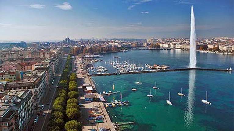 Ελβετία: Κλειστό για συμβολικούς λόγους το συντριβάνι στη Γενεύη λόγω του β' κύματος της πανδημίας