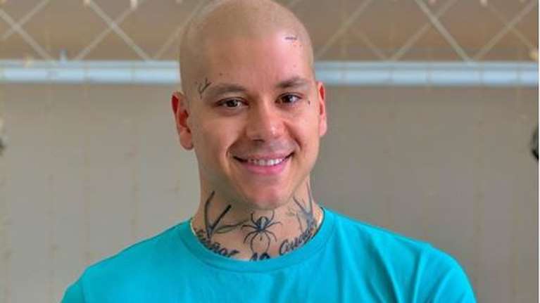 Mike: Η συγκλονιστική μάχη του Έλληνα ράπερ με τον καρκίνο και τα ιδιαίτερα γενέθλια