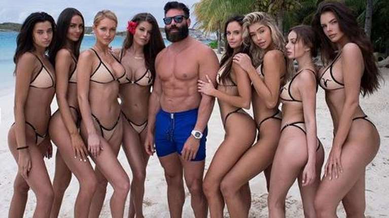 Dan Bilzerian: Στην Ελλάδα για διακοπές με το &quot;χαρέμι&quot; του ο βασιλιάς του Instagram [Εικόνες - Βίντεο]