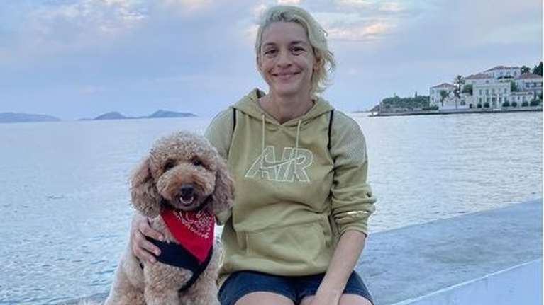 Γιούλικα Σκαφιδά - Γενέθλια με τον σκύλακό της πριν τη γέννηση του πρώτου της παιδιού