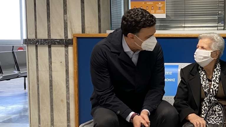 Κορονοϊός - Κικίλιας: &quot;Οδεύουμε στους 700.000 εμβολιασμούς - Πιέζονται οι ΜΕΘ της Αττικής&quot;