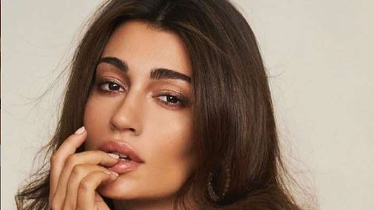 Σοφία Χαρμαντά: Ποια είναι η Ελληνίδα καλλονή που έχει &quot;μαγέψει&quot; τον Τζέραλντ Μπάτλερ [Εικόνες]