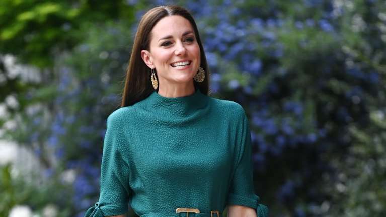 Η σέξι πλευρά της Κέιτ Μίντλετον: Το body conscious σμαραγδί φόρεμα που τόνισε την θηλυκότητά  της