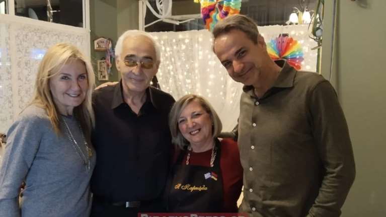 Κυριάκος Μητσοτάκης: Σε εστιατόριο στη Δραπετσώνα, μαζί με τη σύζυγό του, το βράδυ του Σαββάτου [Εικόνες]