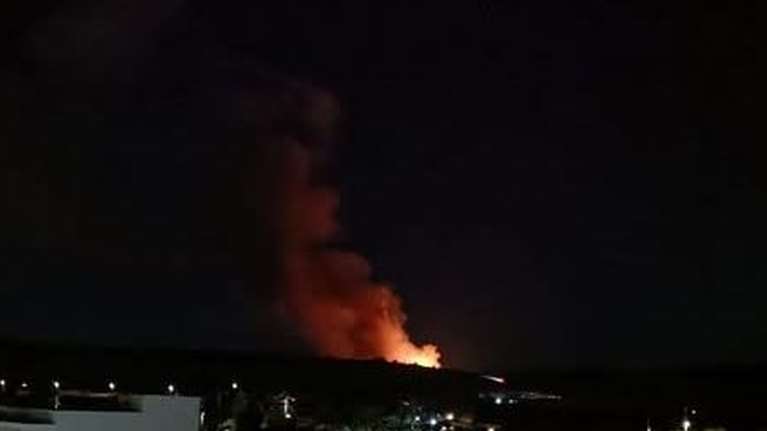 Σαλαμίνα: Οριοθετήθηκε η φωτιά στην περιοχή Βρωμοπούσι - Χωρίς ενεργό μέτωπο η πυρκαγιά