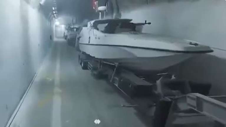 Η Τεχεράνη αποκάλυψε υπόγεια ναυτική βάση &quot;έκπληξη&quot; - Εκατοντάδες πλοία με πυραύλους, 500 μέτρα κάτω από τη γη