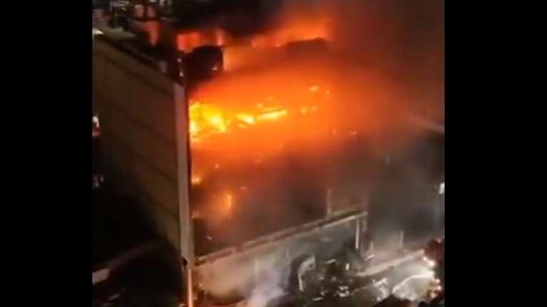 Τραγωδία στο Ιράκ: Τουλάχιστον πενήντα νεκροί και τραυματίες μετά από φωτιά σε εμπορικό κέντρο [βίντεο]