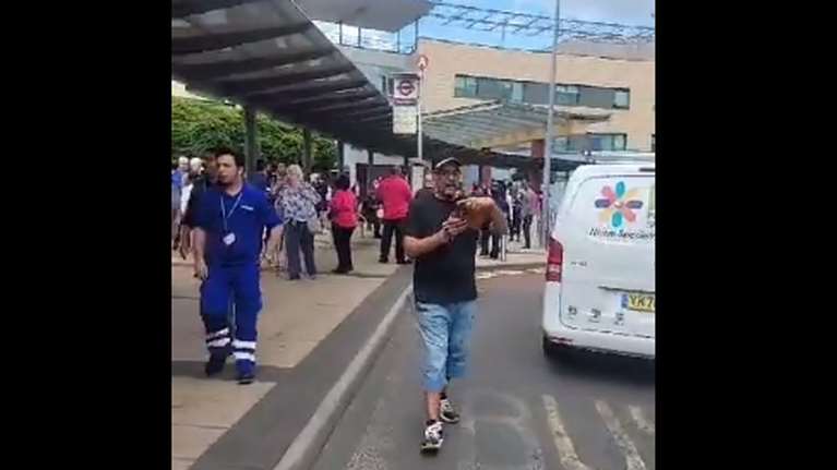 Συναγερμός στο Λονδίνο: Επίθεση με μαχαίρι σε νοσοκομείο - Δύο τραυματίες, μία σύλληψη [βίντεο]