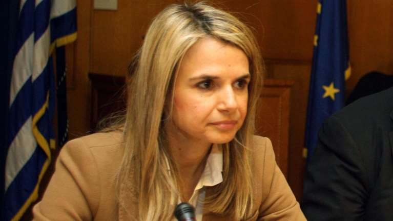 Μιλένα Αποστολάκη: Να φύγουμε από τη λογική του κράτους &quot;Πατερούλη&quot; και του &quot;Μαυρογιαλούρου&quot; [ηχητικό]